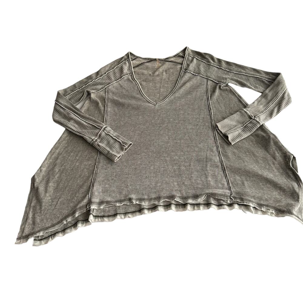 Free People Distressed‎ Waffle Knit Handkerchief Hem V Neck Worn Gray Shirt XS